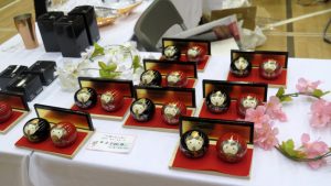 三条仏壇の蒔絵ひな人形