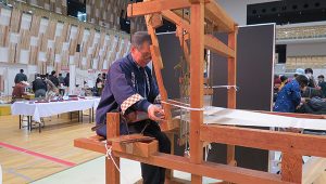 塩沢紬の織布体験