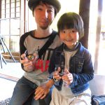 羽賀佛壇店による蒔絵ワークショップ