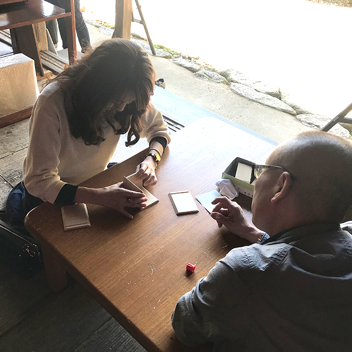 桐の鉛筆立て作り