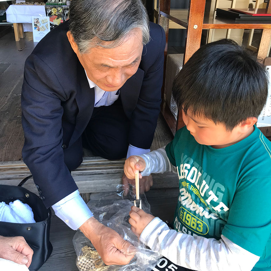 >越後与板打刃物 ミニ鉋でMy 箸作