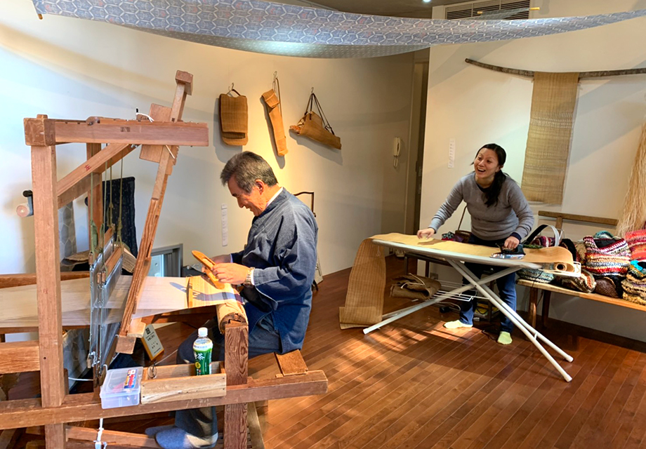 「山の織 雪の色」大滝さんと桑原さん