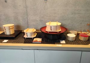 「山の織 雪の色」寺泊山田の曲げもの