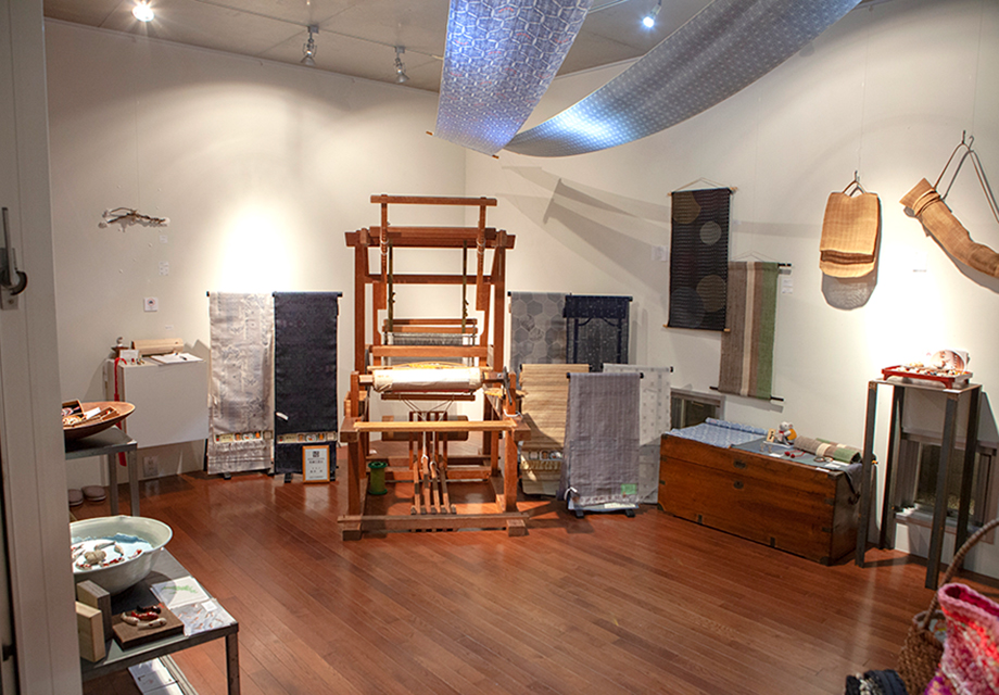 「山の織 雪の色」会場全体