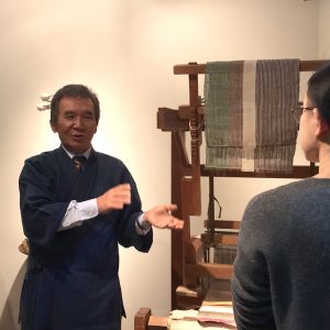 「山の織 雪の色」桑原さん実演