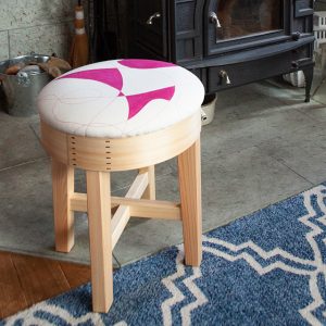 足立茂久商店×ISANA 曲輪スツール