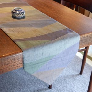 新潟の織物/十日町紬 山並み