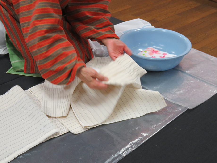 小千谷縮の洗い方 02