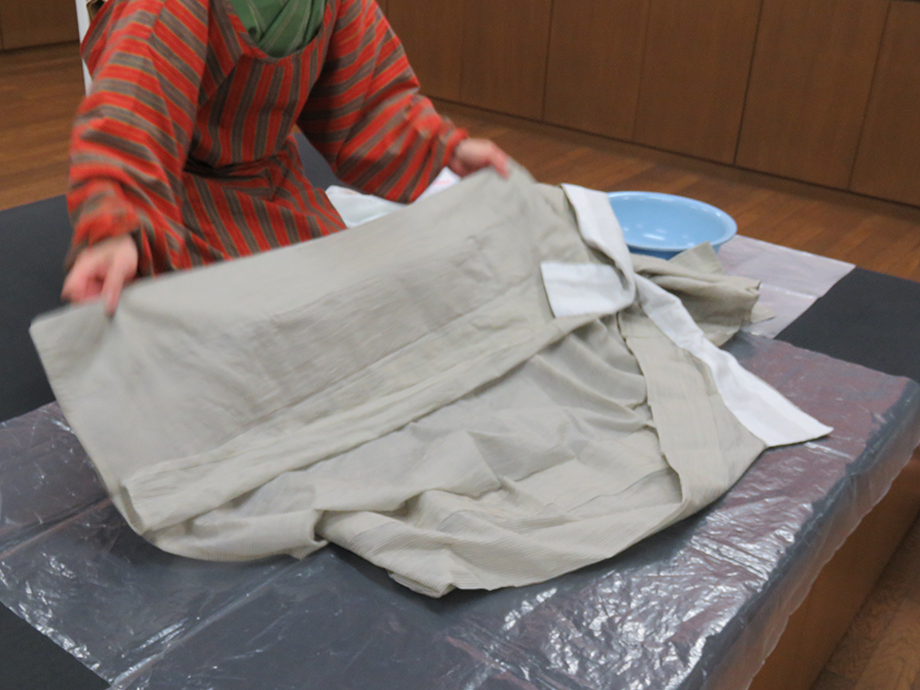 小千谷縮の洗い方 10