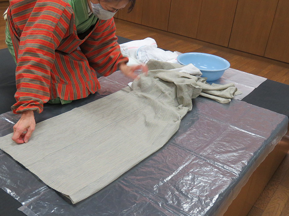 小千谷縮の洗い方 12