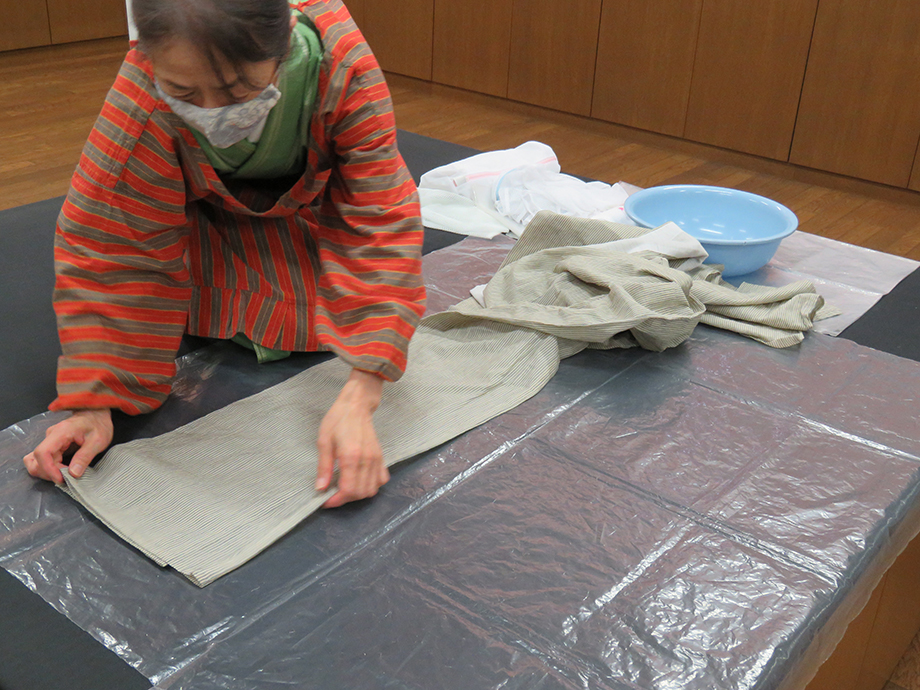 小千谷縮の洗い方 13