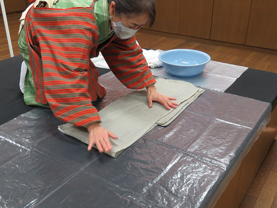 小千谷縮の洗い方 15