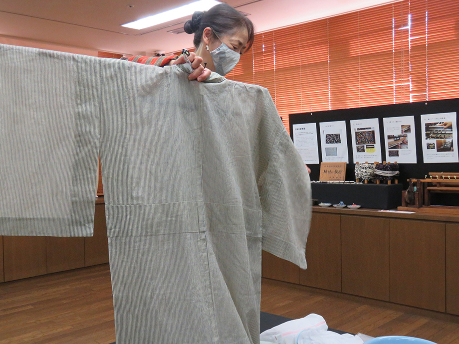 小千谷縮の洗い方 18