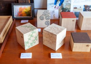 蒔絵の桐キャニスター