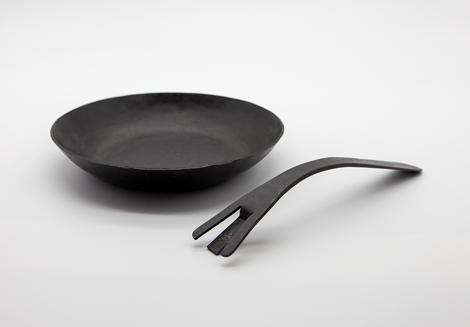 アウトドア用鉄フライパン